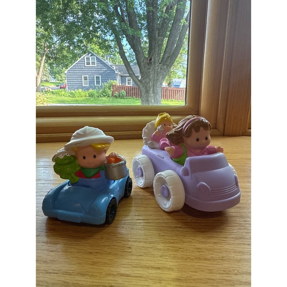 Fisher Price Little People Car Vehicle Action Figure Toys Baby Mom Eddie Toys